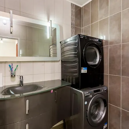 Privative Avec Balcon, Netflix&fibre Camping